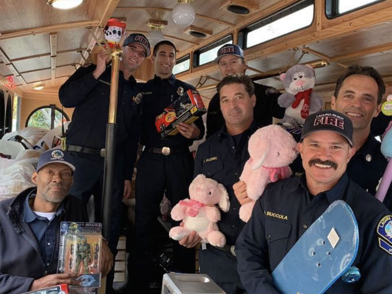 LA Rams Team Up with LACoFD for Spark of Love – Fire Department